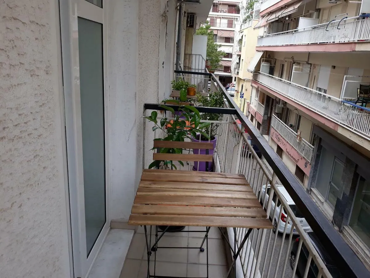 Romantically Allured Studio Next To The Center Salonic Apartament